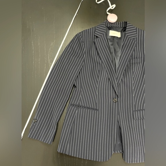 Suistudio Pinstripe Blazer - Picture 8 of 9
